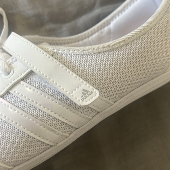 Like new Adidas shoes just worn for less than hour - Picture 8 of 8